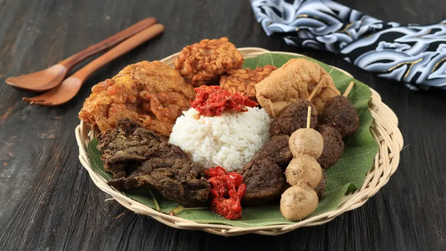 Menjelajahi Rasa Otentik Cirebon: Ragam Hidangan Tradisional yang Menggoda Lidah
